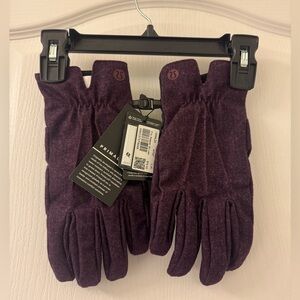 Lululemon city sleek gloves